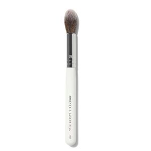 JHO7 MORPHE X JACLYN HILL UNDER-EYE POWDER BRUSH